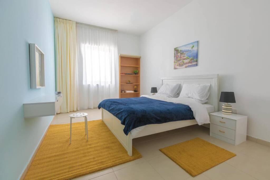 Lovely 3 Bedroom Apartment Beach Front アブダビ エクステリア 写真